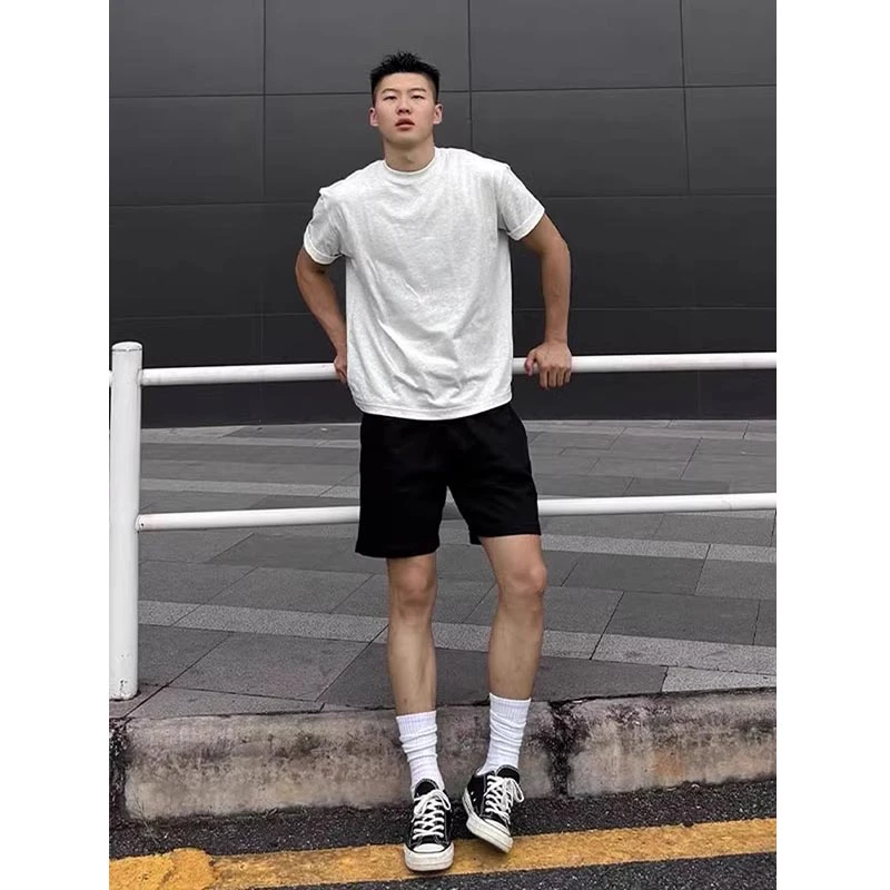黑色美式运动短裤男夏季冰丝速干跑步裤子薄款体育生不过膝四分裤