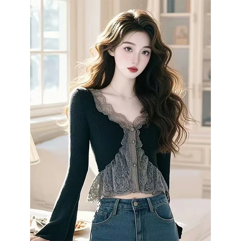 撞色蕾丝花边V领针织开衫女春秋2025新款修身显瘦长袖打底衫上衣