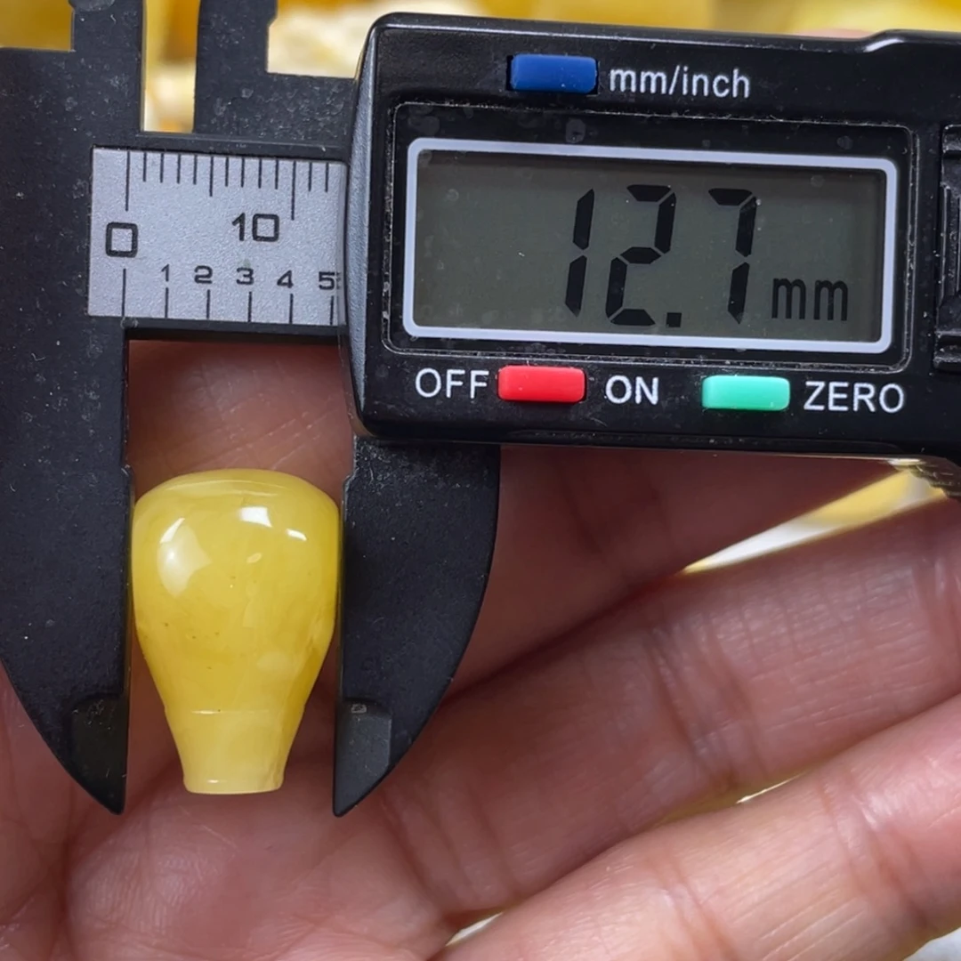 蜜蜡未镶嵌裸石18杂