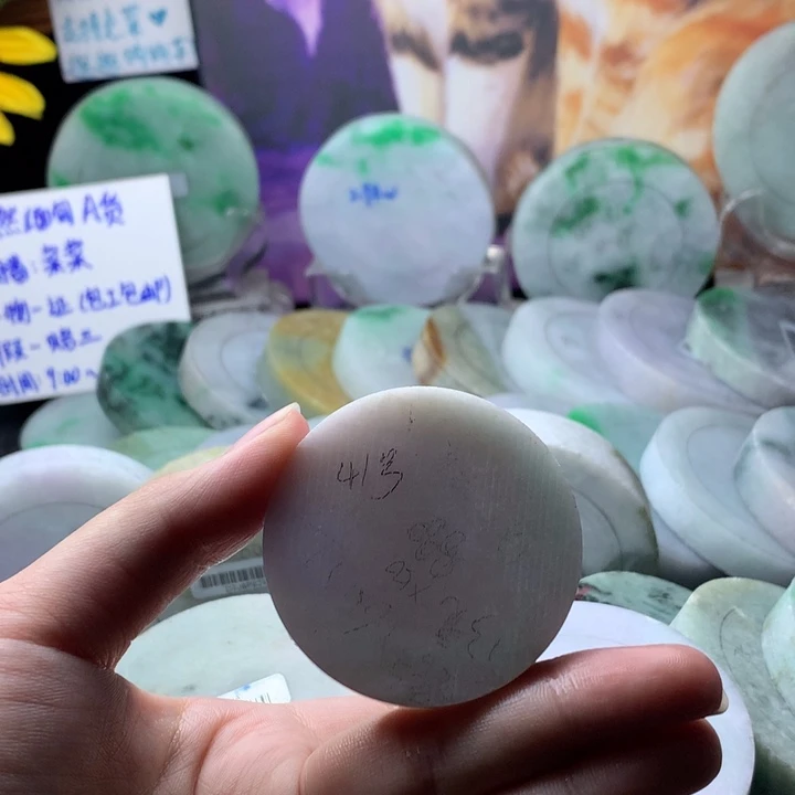 定制翡翠未镶嵌手镯