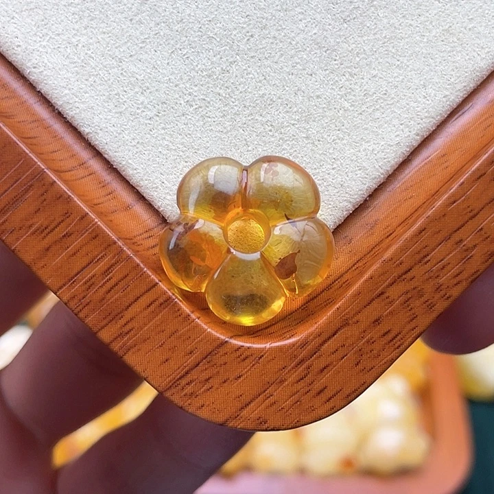 琥珀裸石未镶嵌蜜蜡