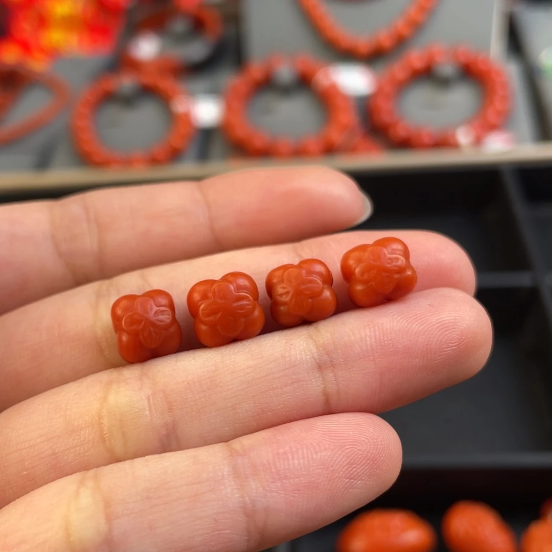 南红玛瑙雕刻件未镶嵌