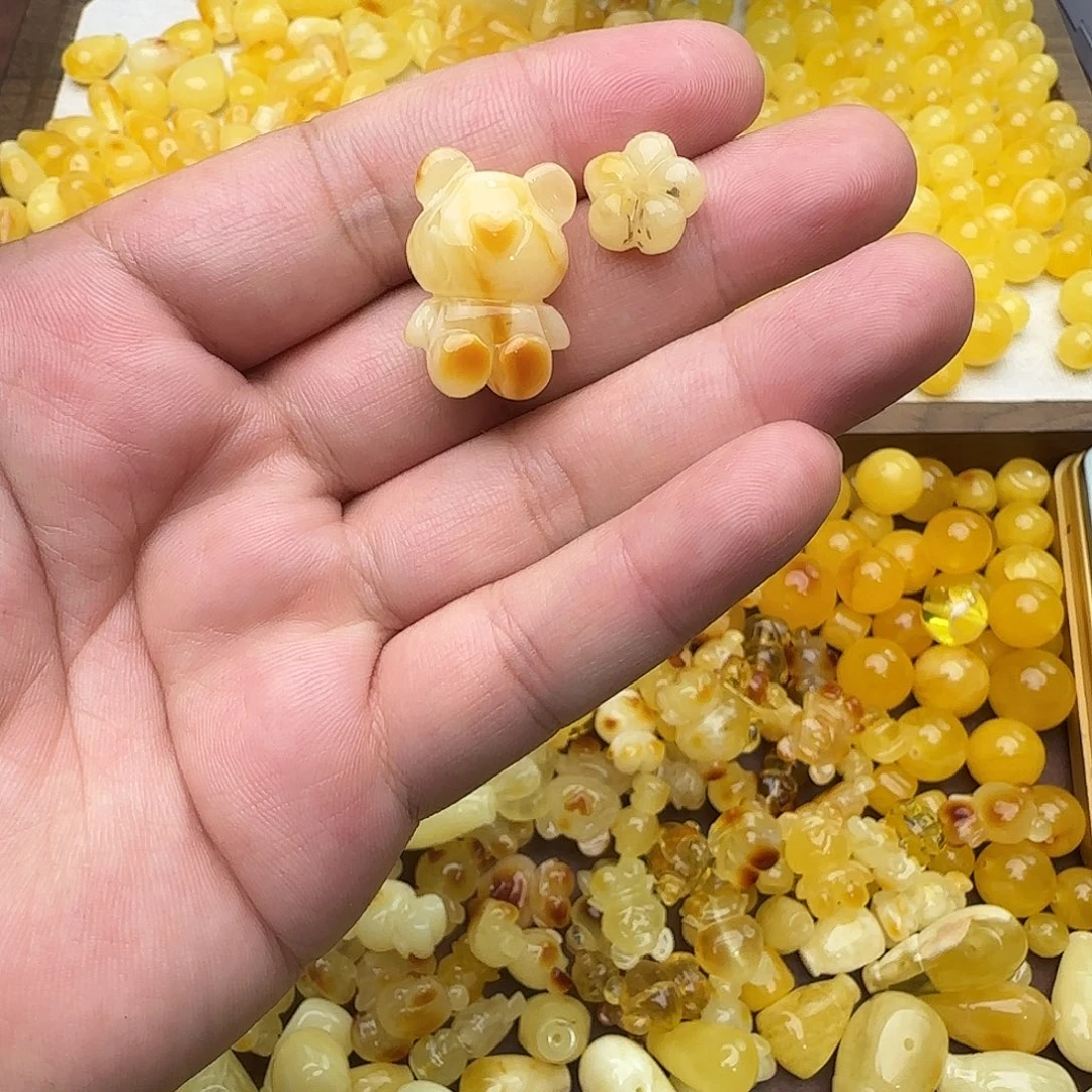 不***巴琥珀未镶嵌珠宝奇石