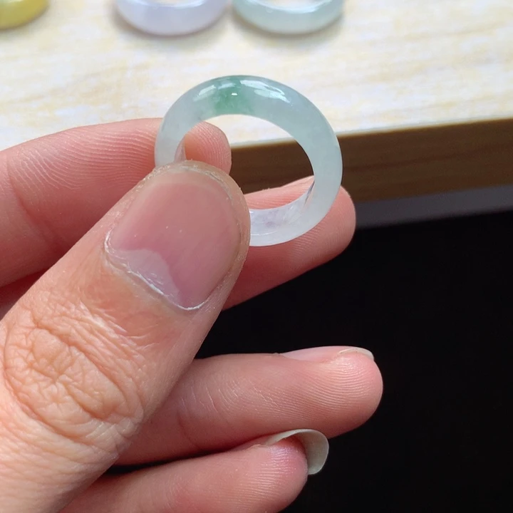 翡翠未镶嵌颈饰吊坠