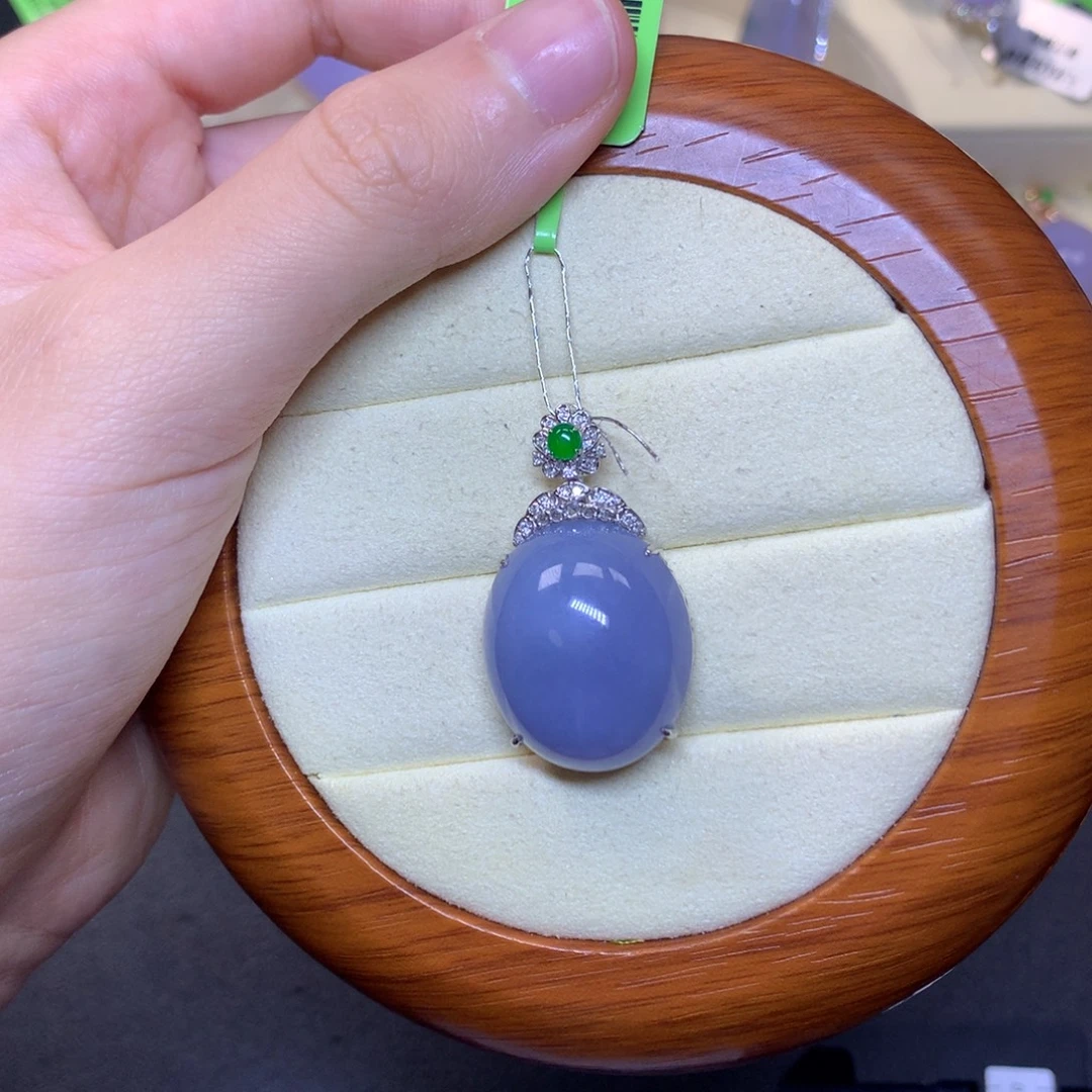 翡翠18K金镶嵌颈饰天然