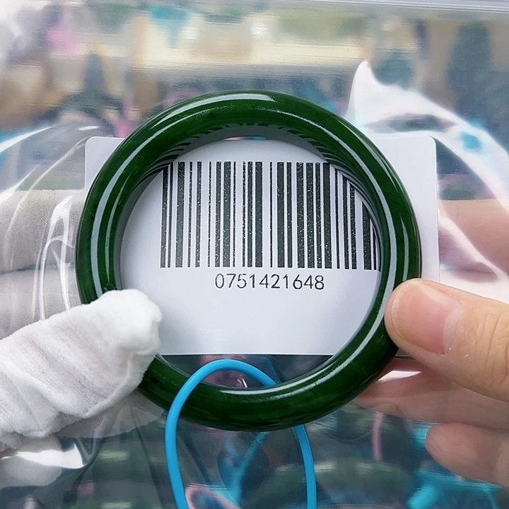 和***财和田玉未镶嵌手镯58