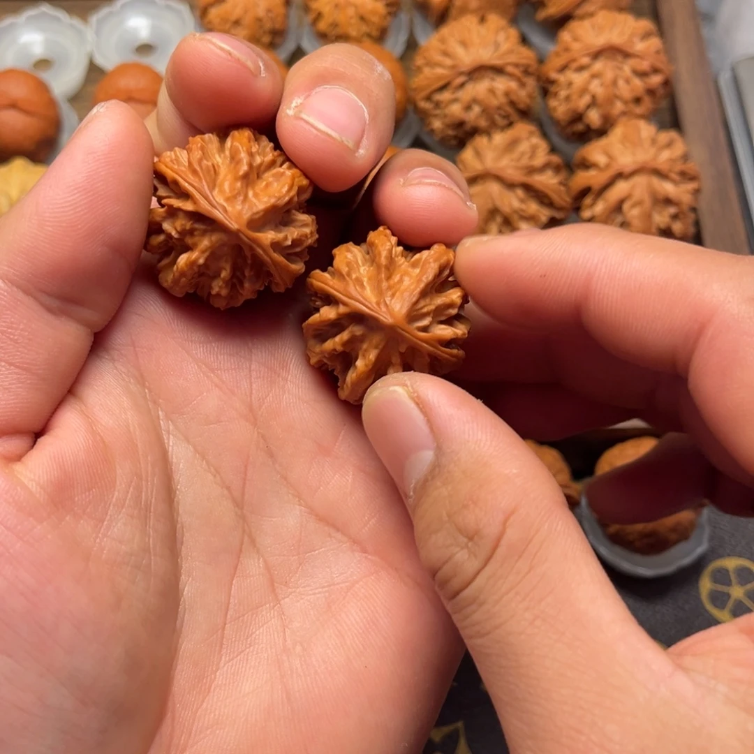 把件文玩核桃红珊瑚