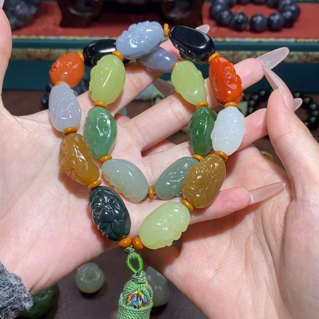 老***子和田玉未镶嵌颈饰