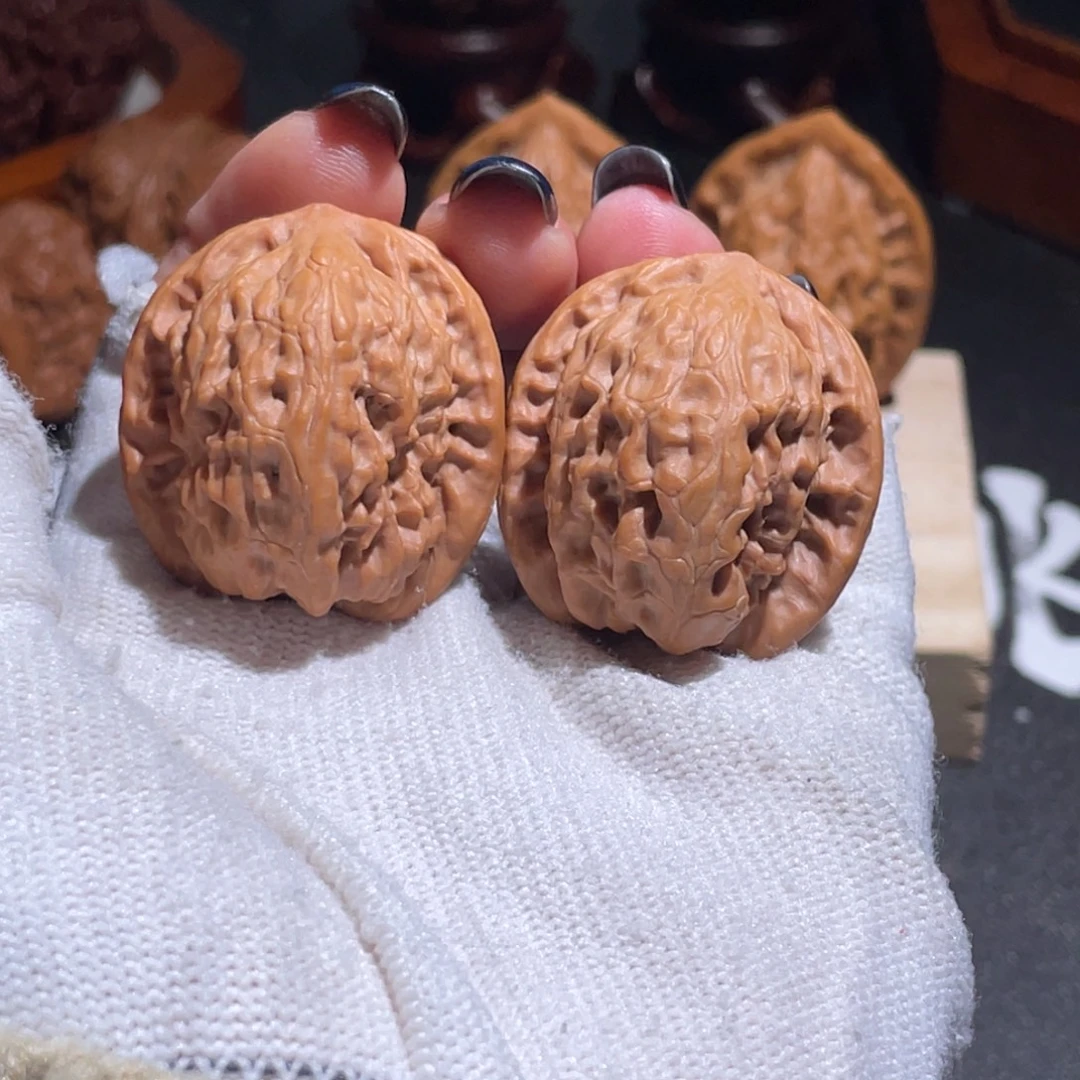 文玩核桃吊坠32.34野狼18707