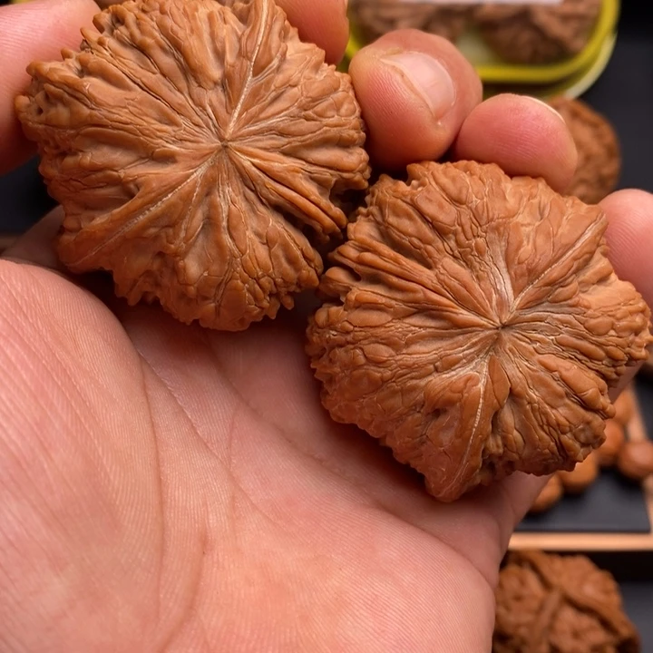 凯***.文玩核桃吊坠狮子