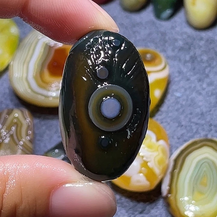 未镶嵌玛瑙/玉髓珠宝奇石