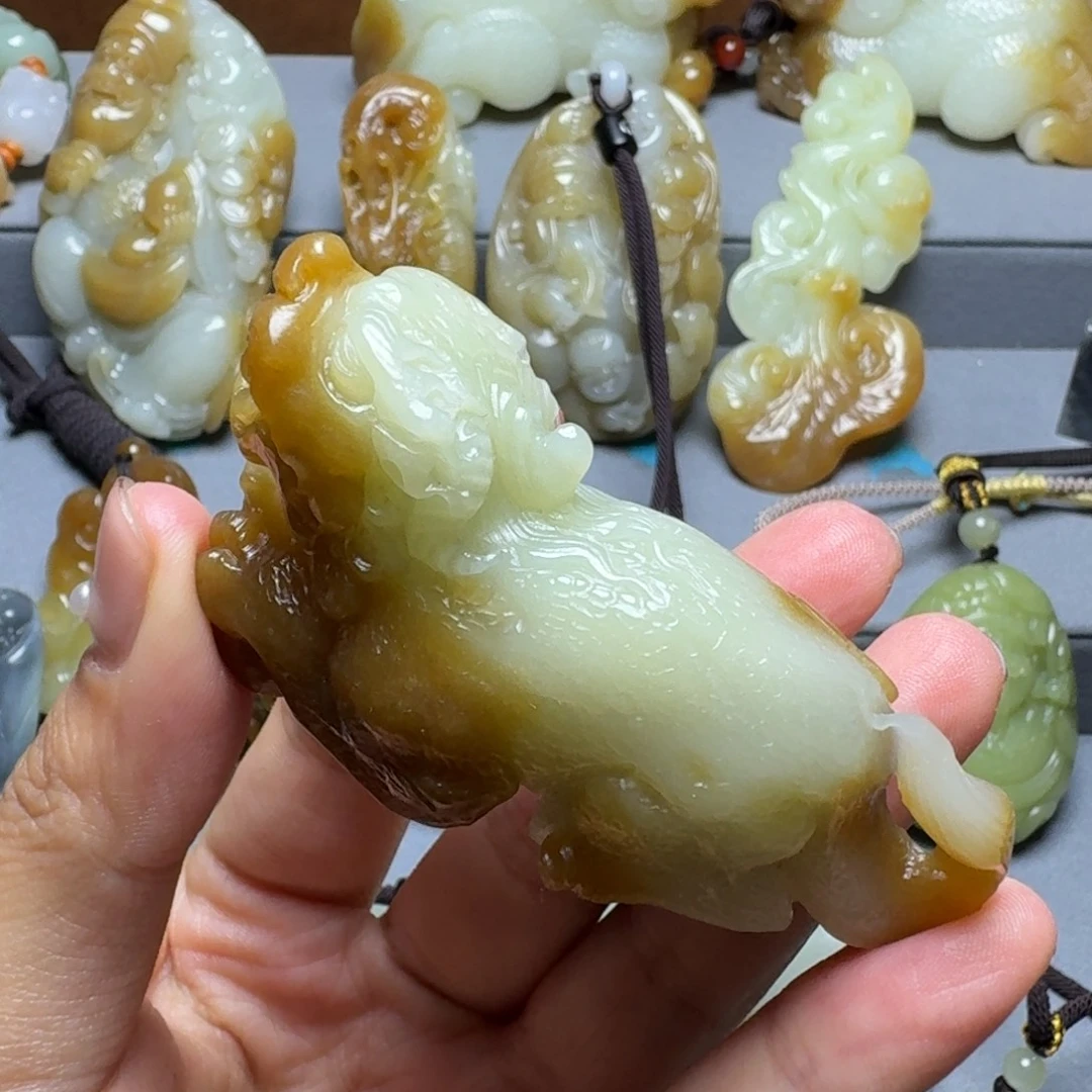 2***3和田玉未镶嵌颈饰