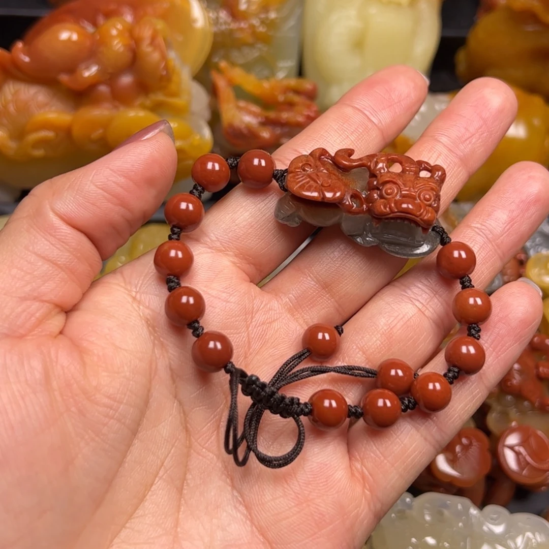 石英质玉（黄龙玉）未镶嵌颈饰