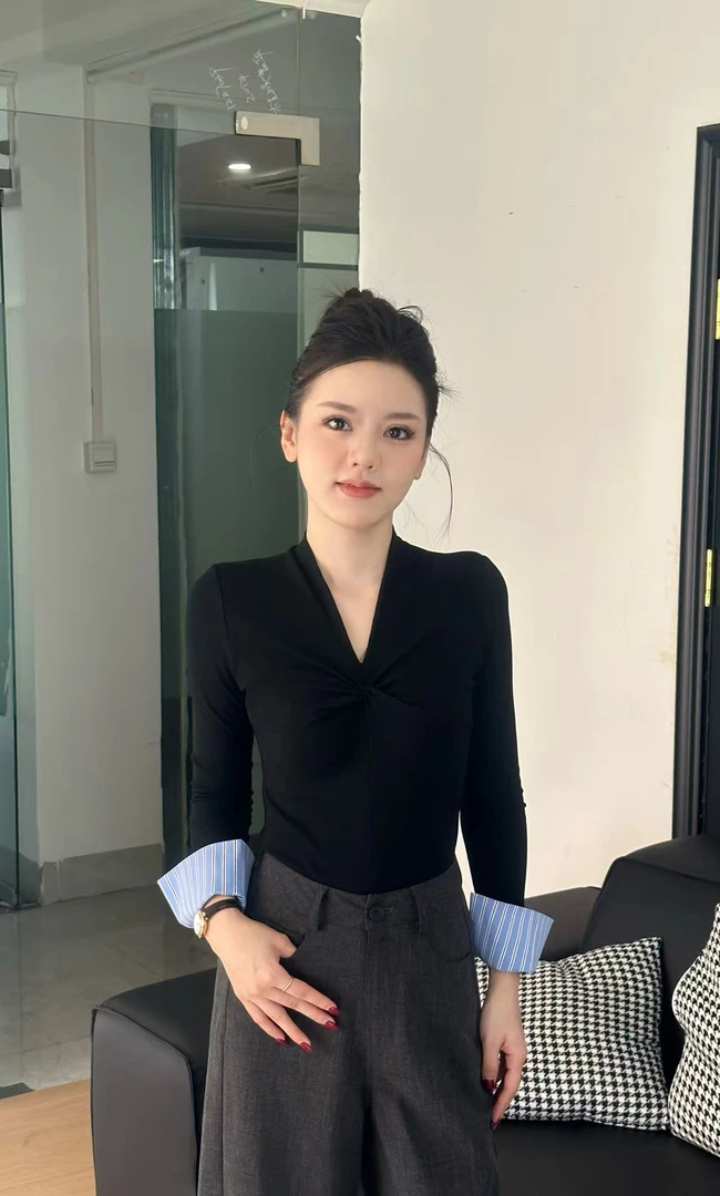 【大富私服】‘刚需必入’V领扭结气质拼接上衣