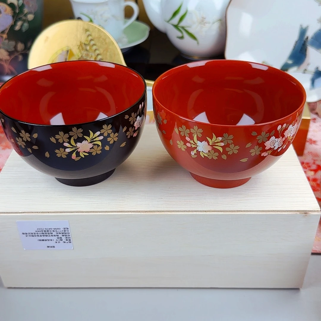 他家茶具瓷器真美！