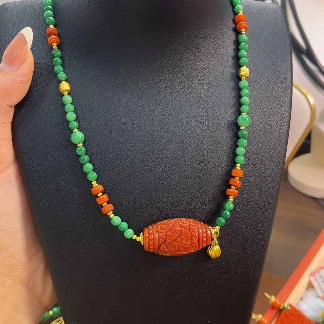 翡翠未镶嵌颈饰炸