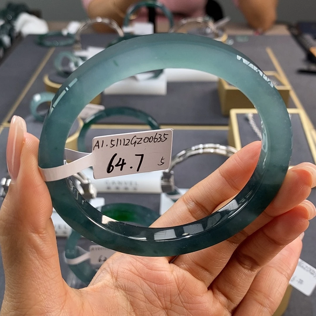 翡翠未镶嵌手镯64.75