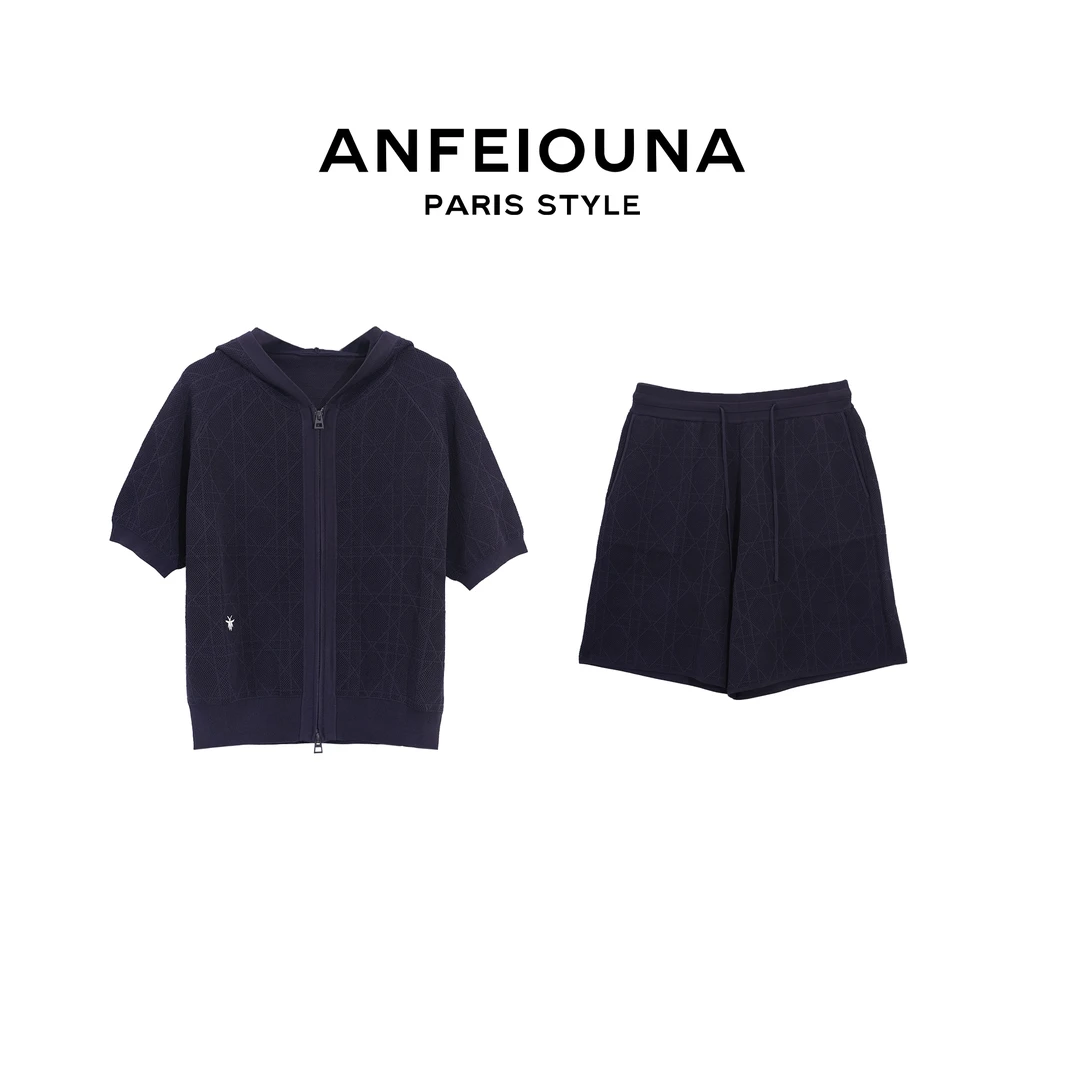 2025新款小蜜蜂刺绣拉链连帽上衣五分裤针织套装3542