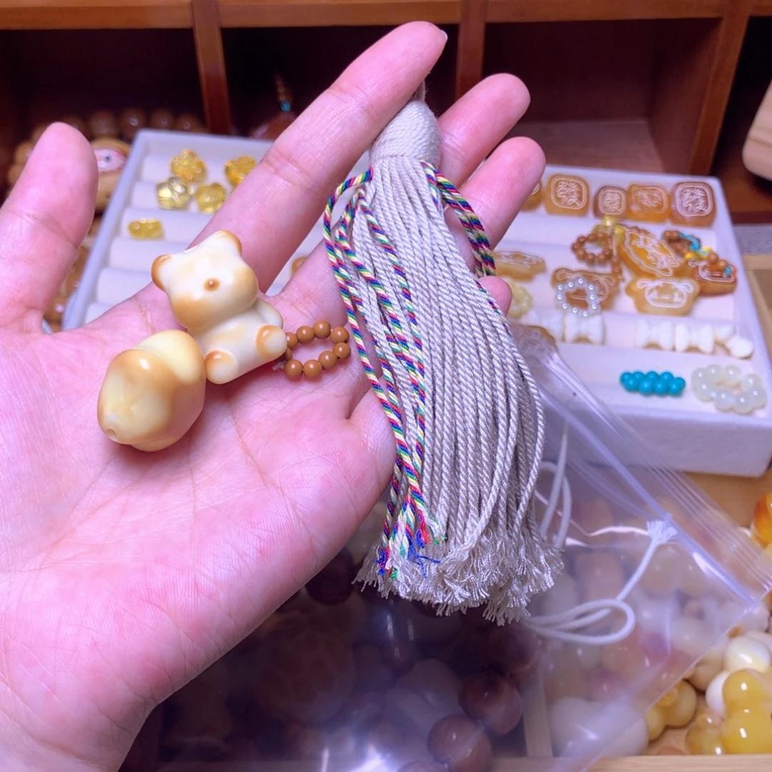 七****牙果星星 小熊棕卡 米色流苏
