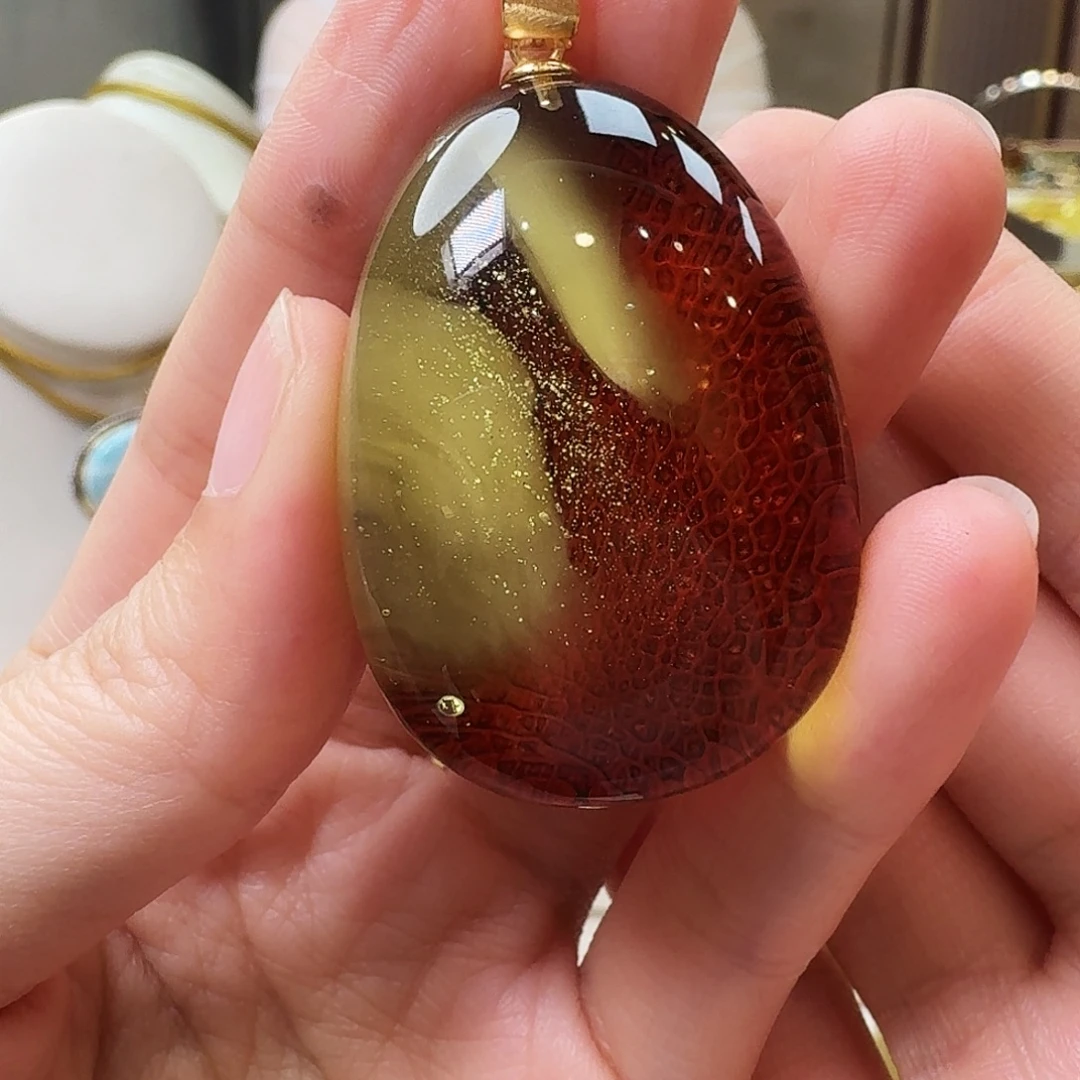 琥珀未镶嵌颈饰吊坠