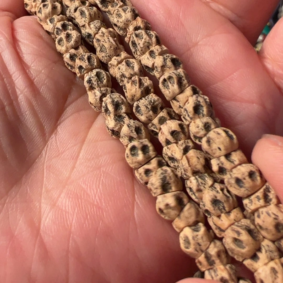 柏香籽/百香籽吊坠F956