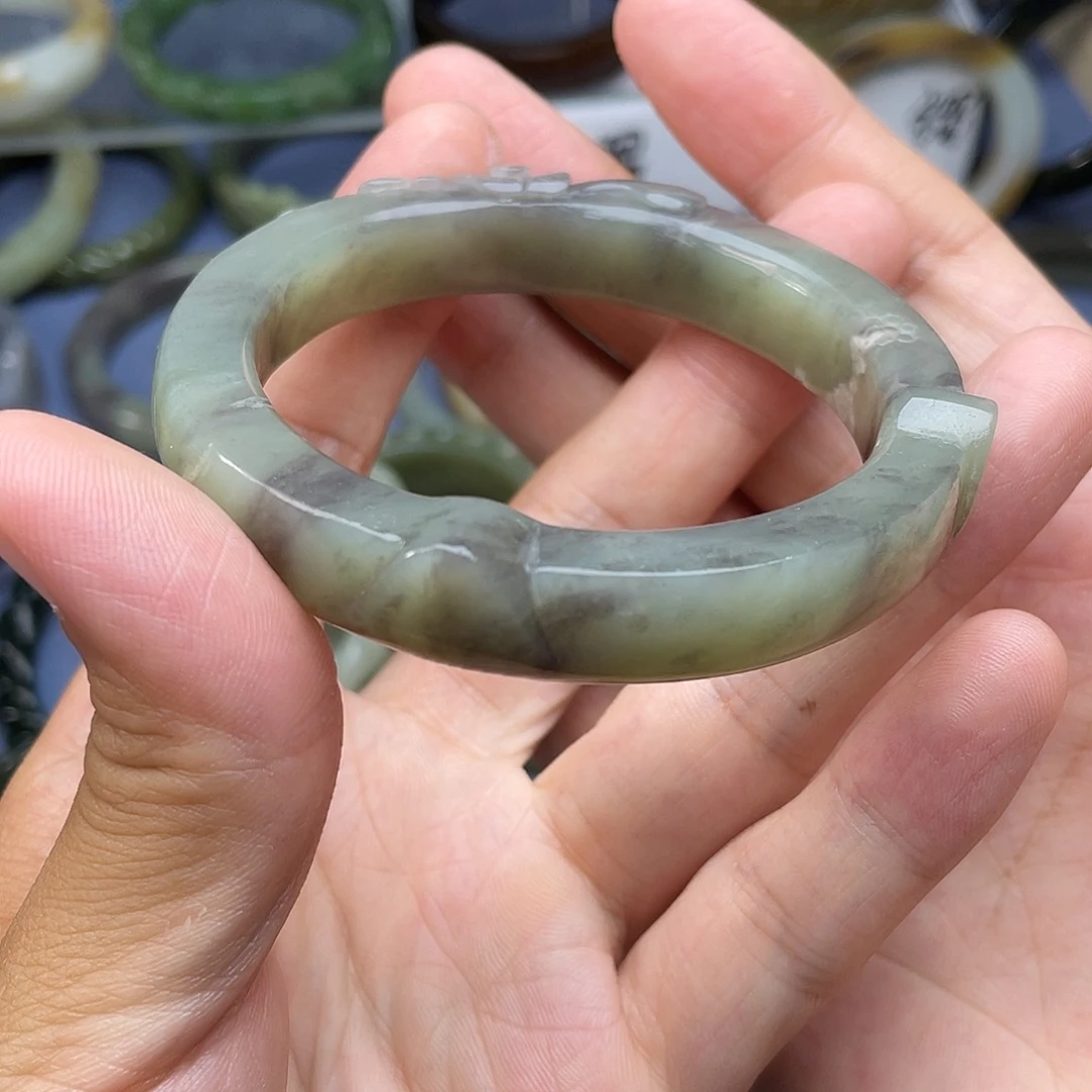 未镶嵌手镯和田玉（青白玉）猫猫镯59mm紫绿，有棉