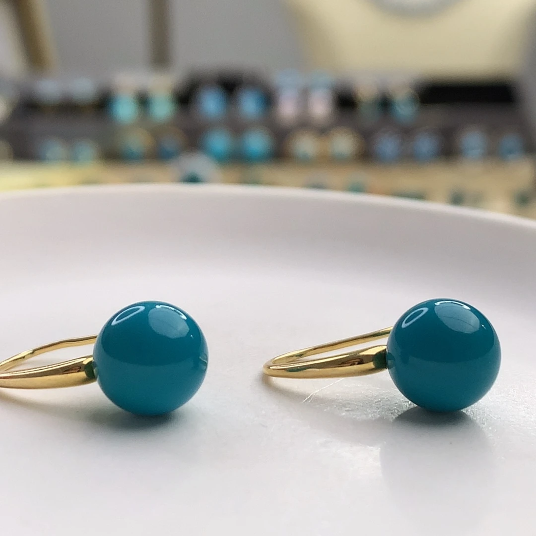 18K金镶嵌绿松石睡美人耳环