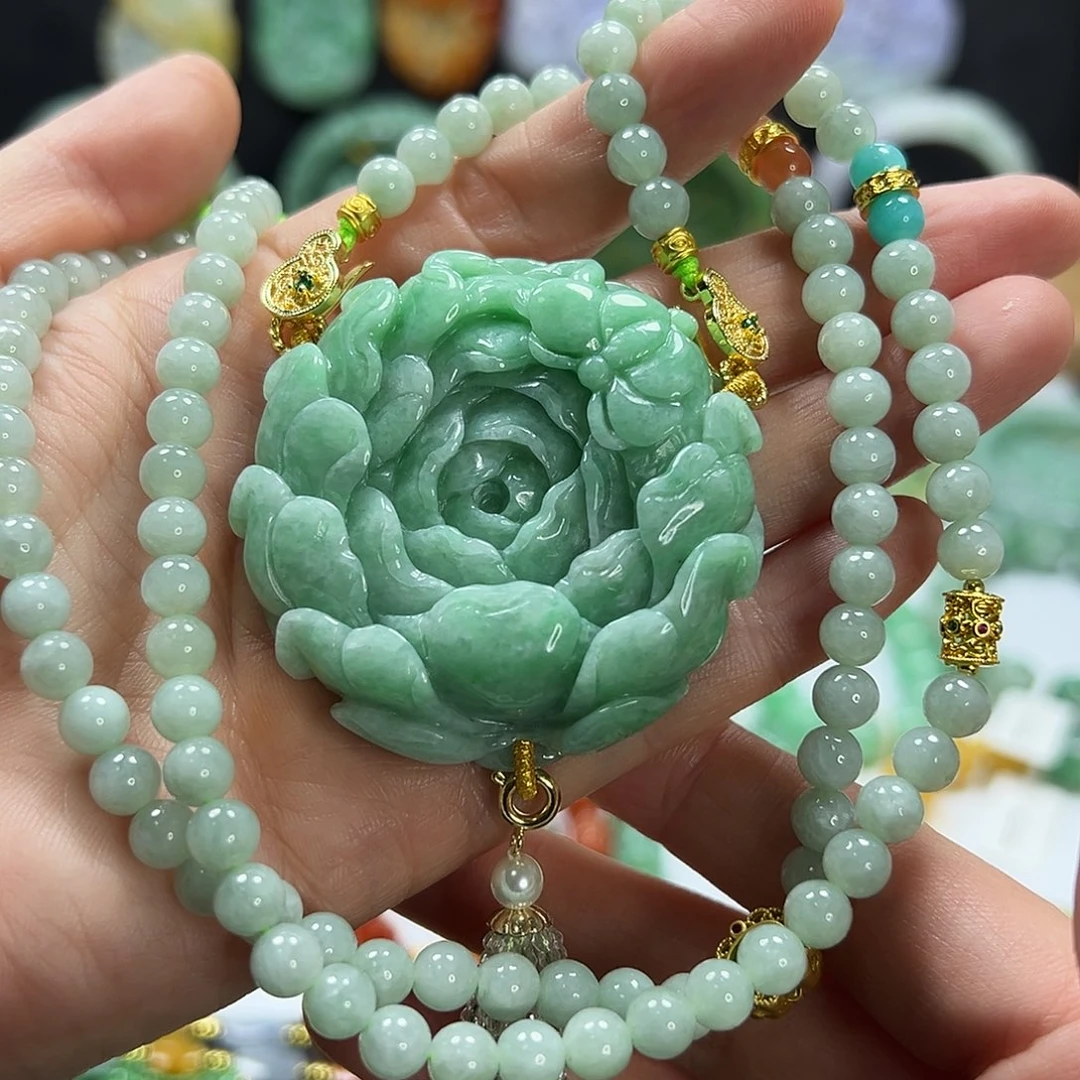 翡翠未镶嵌颈饰吊坠