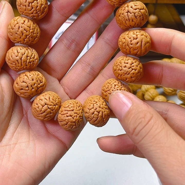 陆***凤吊坠桃核桃核手串