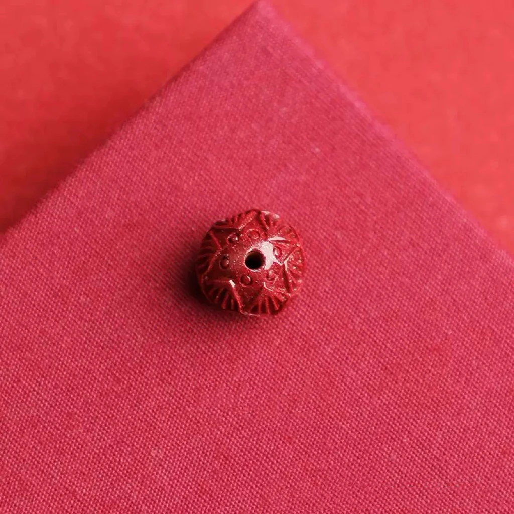 含辰砂工艺品M136莲花雕刻配饰1.8克10-9.8mm