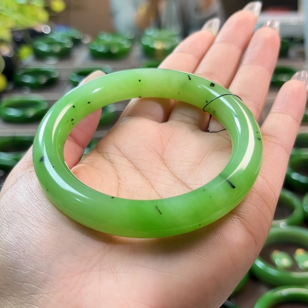 未镶嵌手镯（圆镯）和田玉（碧玉）5758