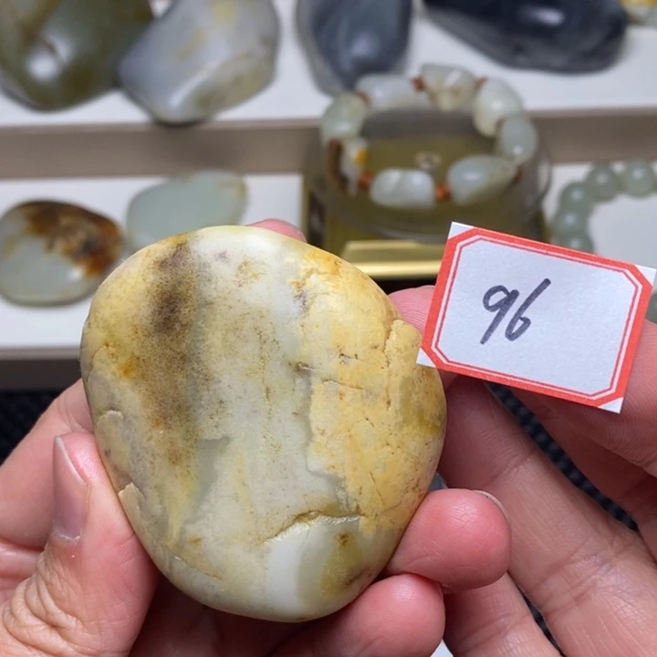 未镶嵌和田玉把件96