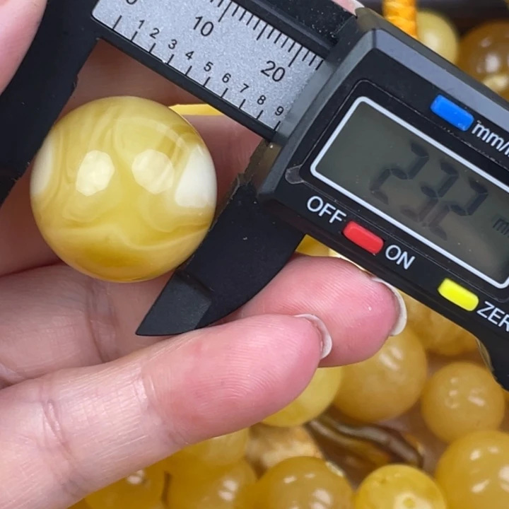 飞***腿蜜蜡未镶嵌裸石880