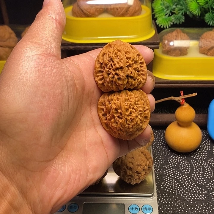 文玩核桃吊坠小三角疆39微修