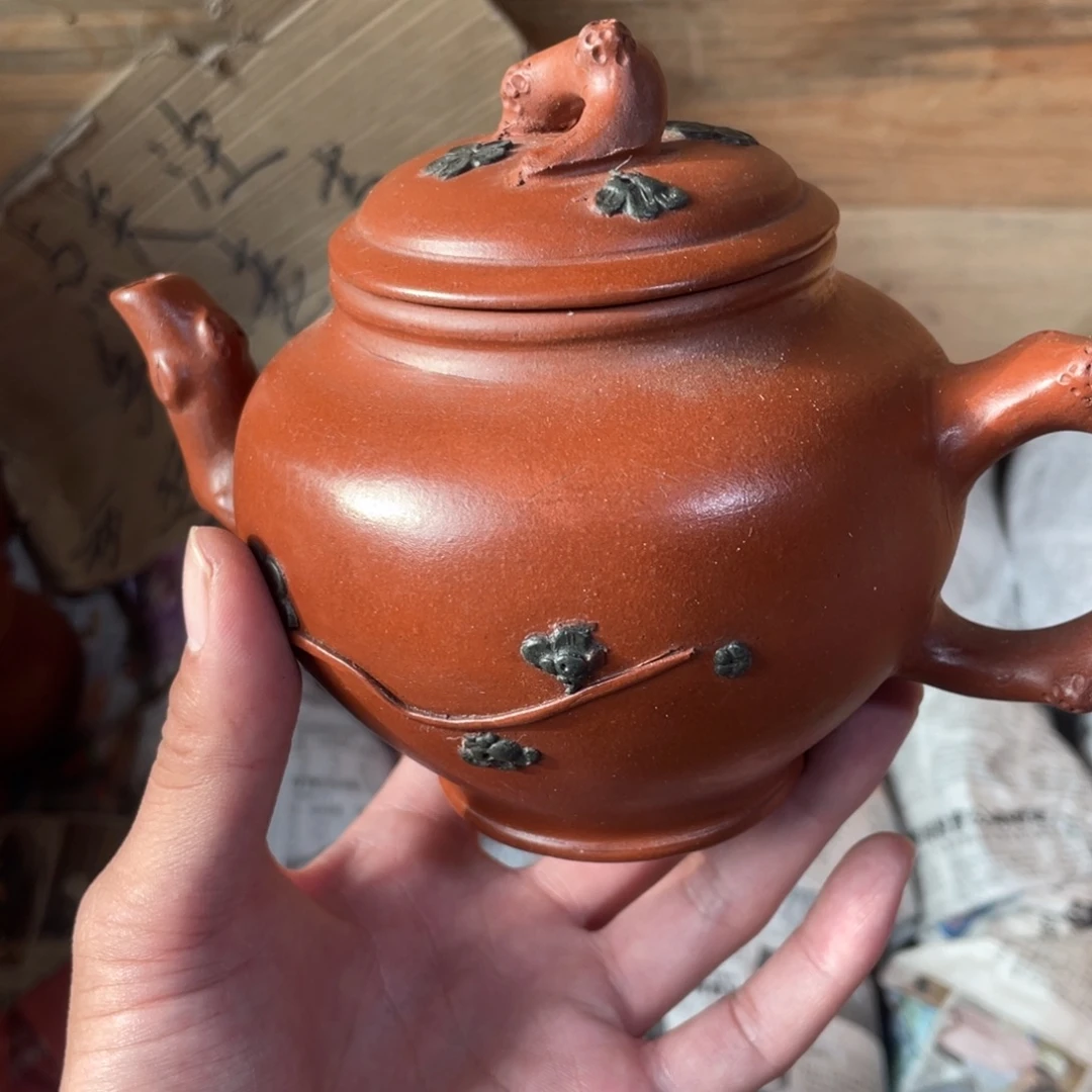 茶壶紫砂老厂紫砂壶一件。