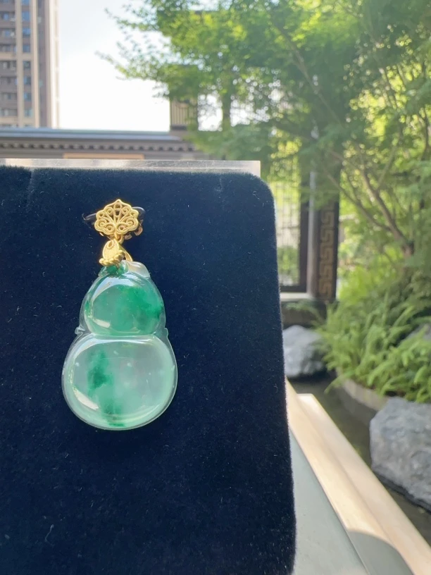 【自然光线】A货非洲翠冰种飘花正装葫芦吊坠招财平安情侣闺蜜礼物