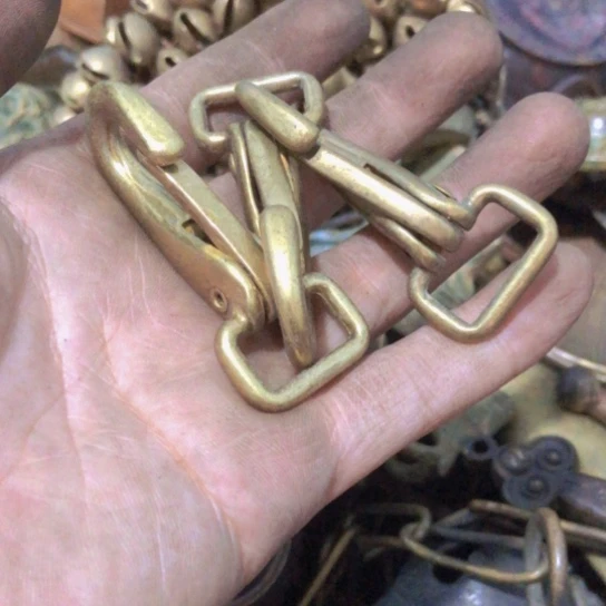 一***缘闪电购铜摆件工艺品