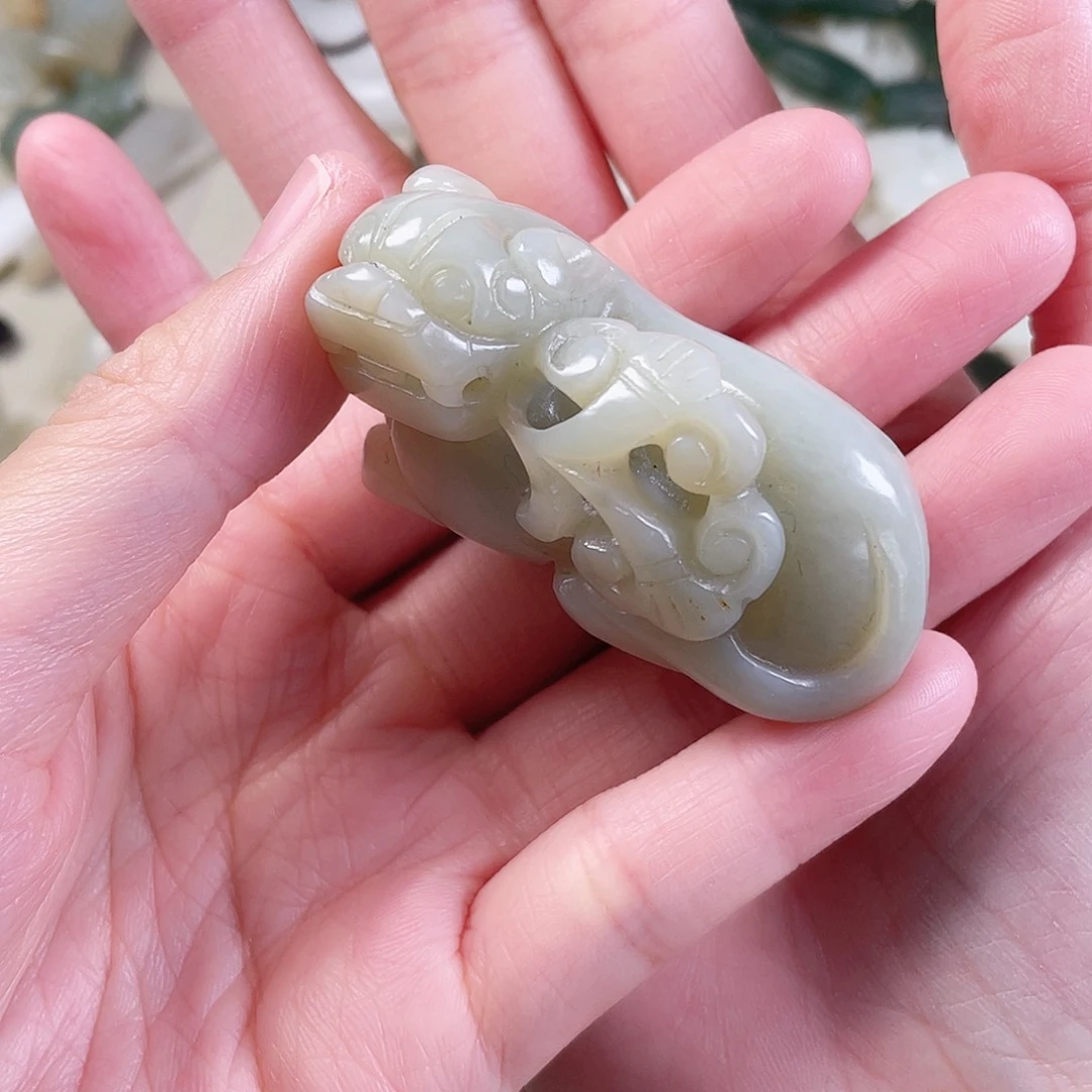 颈饰未镶嵌和田玉（糖玉）
