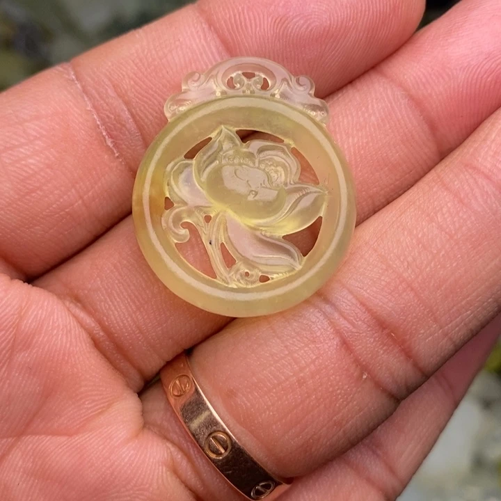 蛇纹石玉颈饰合金54