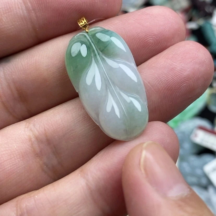 【闪购商品】翡翠未镶嵌颈饰叶子