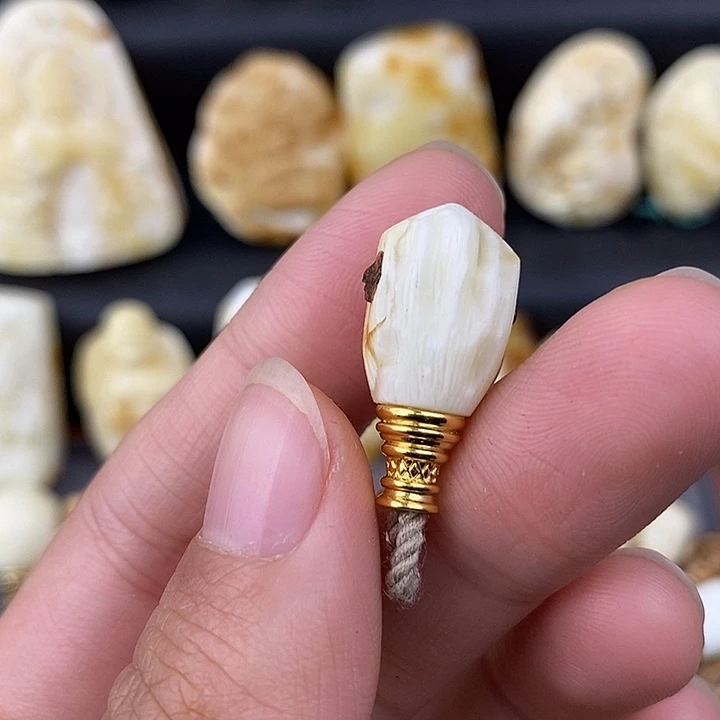 琥珀未镶嵌裸石10.9三通b743