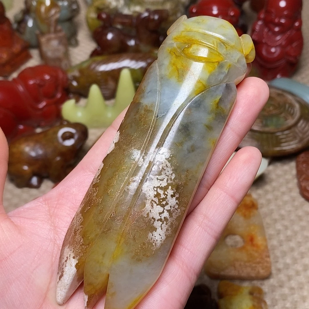 蛇纹石玉未镶嵌颈饰