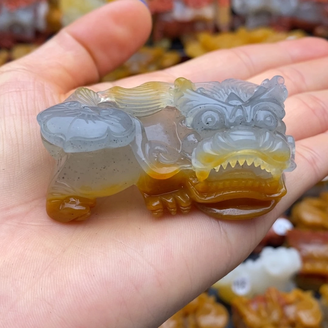 石英质玉（黄龙玉）未镶嵌颈饰