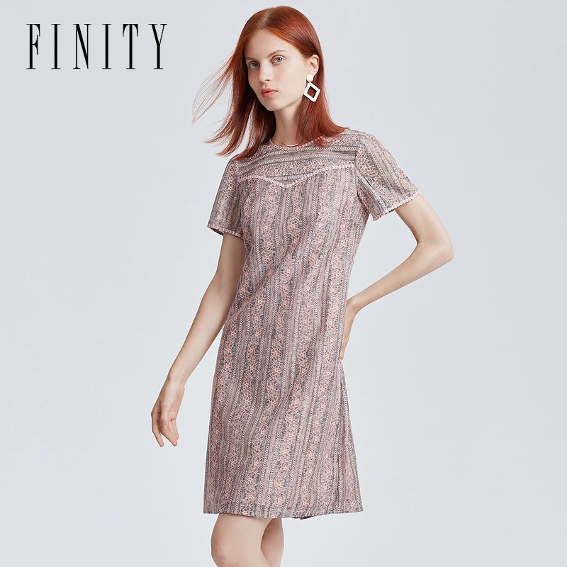 【粉丝专享】FINITY 圆领短袖中长款网纱格纹连衣裙 F20VCTL07L