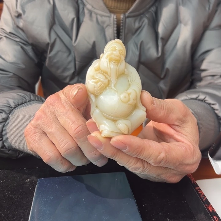 和田玉挂件未镶嵌朱