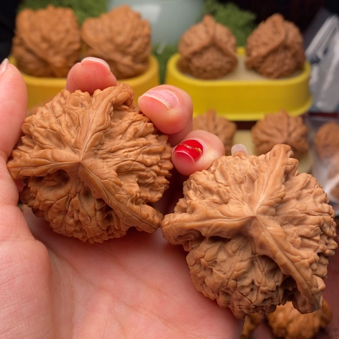 Z***z桃核把件官帽奔50……