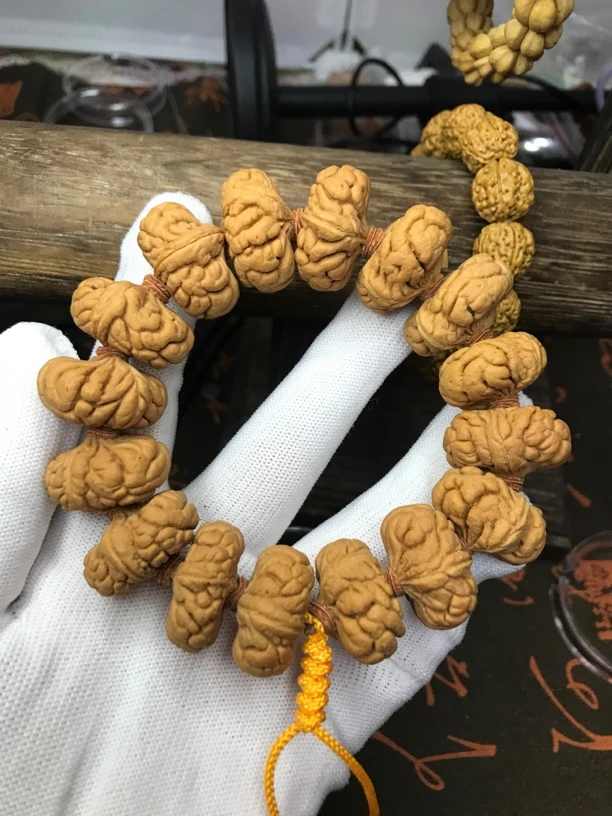 龙纹桃核原皮矮桩柳叶龙