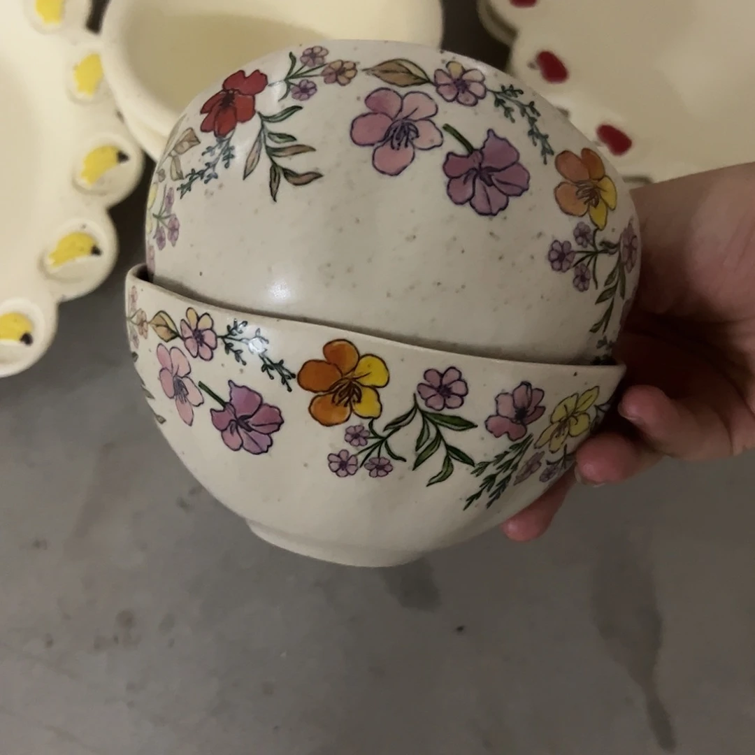 瓷微瑕花碗两个哈哈哈