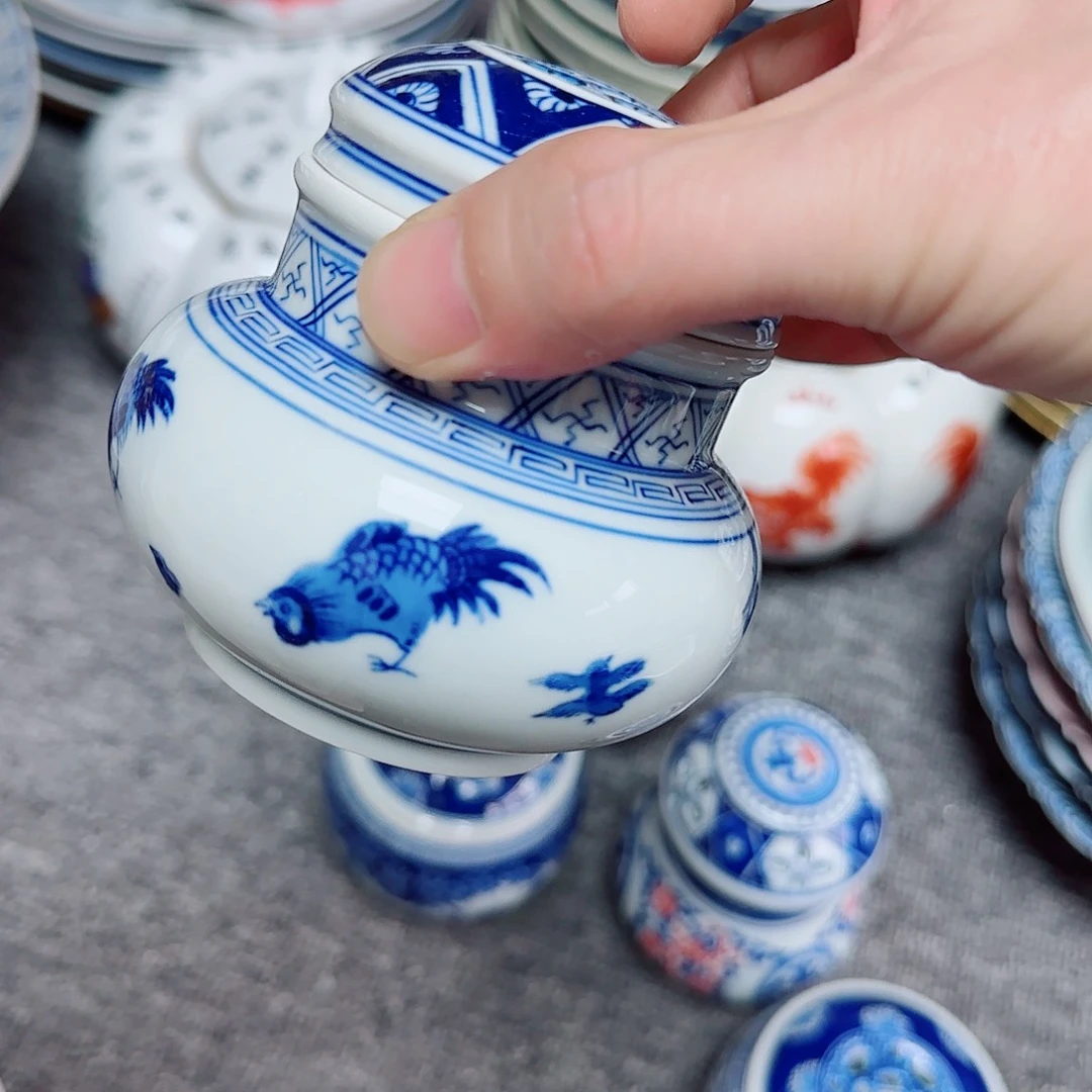 摆件世***身瓷器的工艺技术水平不断提升