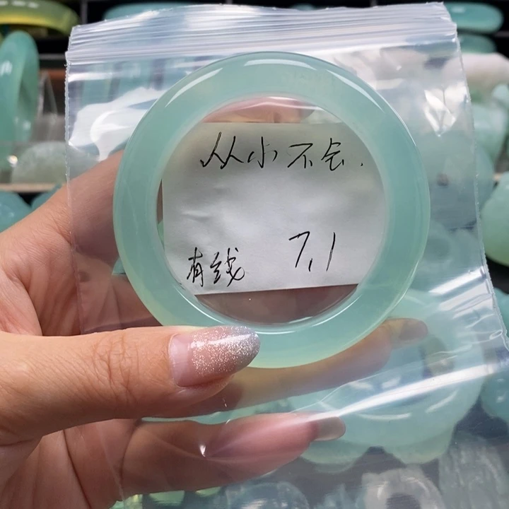 蛇纹石玉未镶嵌手镯从****数